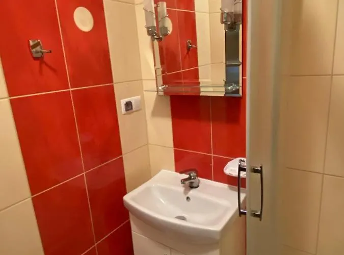 Miechus فندق مبيت وإفطار 3*